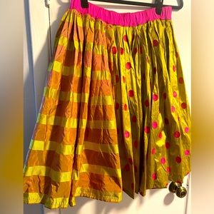 Show-stopping Skirt! Custom-made 100 percent silk material. Elastic waist band
